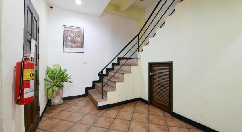 Oyo 520 Pattaya Cantina Экстерьер фото